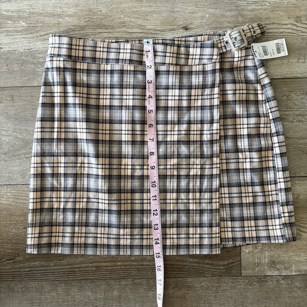 NEW Sky & Sparrow Mini Skirt Size M Tan Wrap Plaid‎ Preppy Academia Schoolgirl - Picture 4 of 5